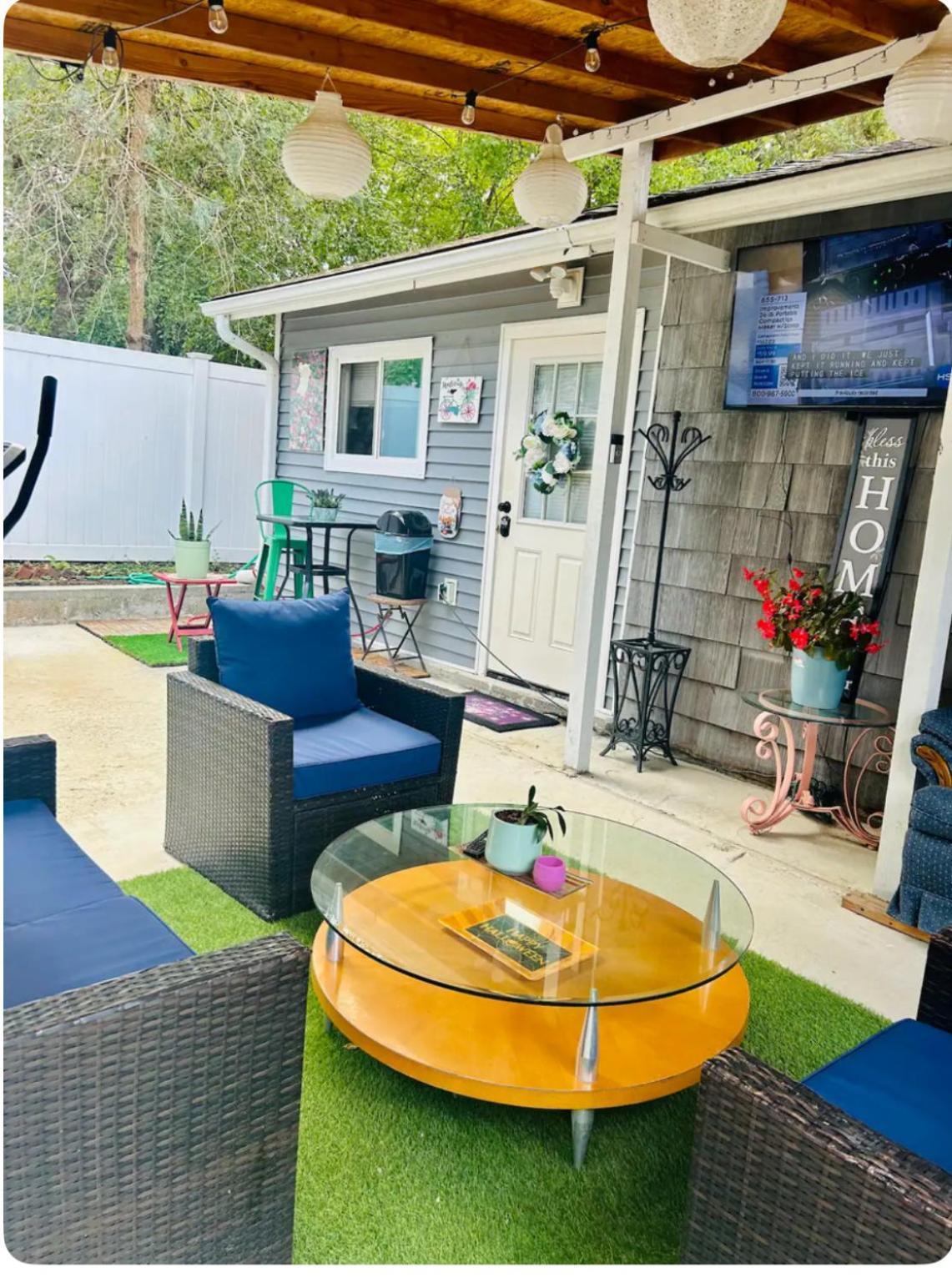 Fancy Studio Private Entrance Selden Экстерьер фото